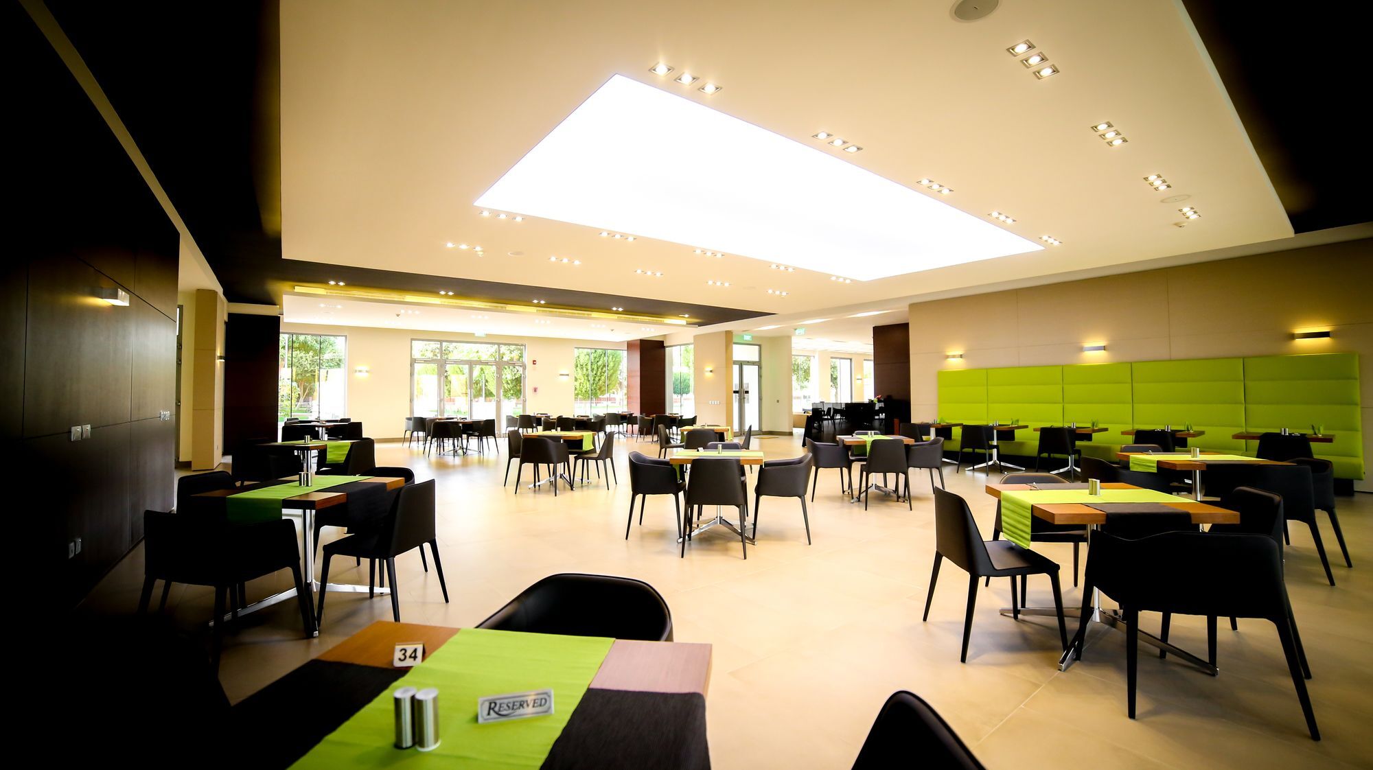M Executive Residence & Boutique Hotel - Adults Only El-Huber Dış mekan fotoğraf